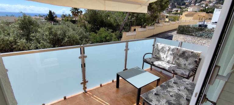 Child-friendly spacious chalet with private pool, patio & grill | Water view | Pets allowed — photo 3