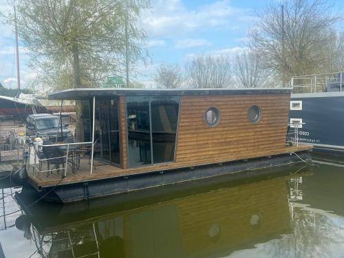 Houseboat Purmerend
