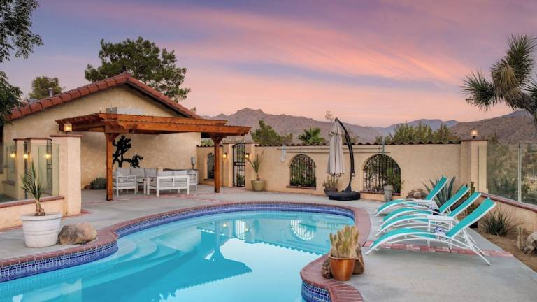 Cottage Joshua Tree