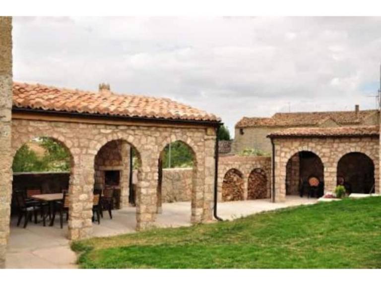 Country House 'Castillo Eugenio' with Private Garden, Balcony and Wi-Fi — photo 4