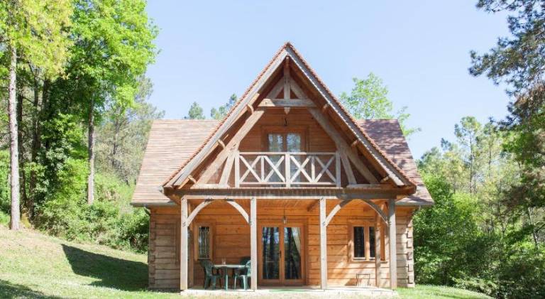 Family-friendly vacation home with pool, terrace & yard | Pet-friendly in Sarlat-la-Canéda