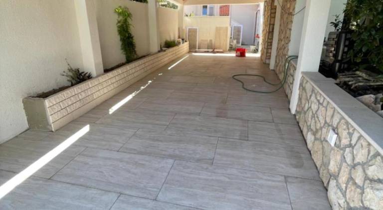 Rental apartment with BBQ & patio — photo 3