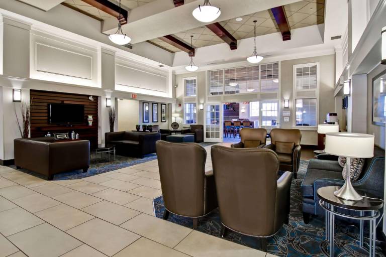 Hampton Inn & Suites by Hilton Calgary-Airport — photo 3