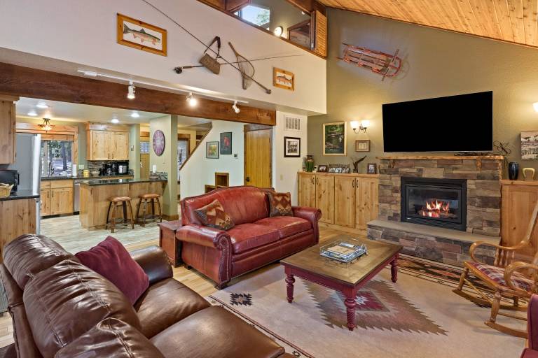 Child-friendly vacation home with jacuzzi, BBQ & heated pool | Pets are welcome — photo 2