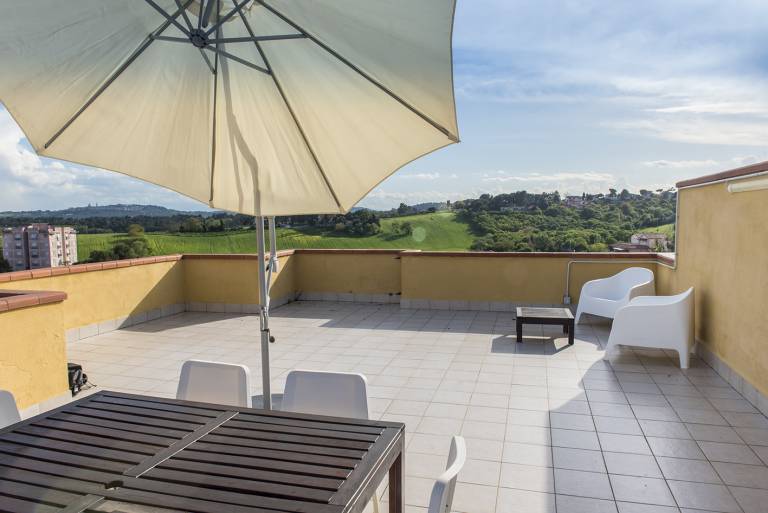 Holiday apartment with terrace | City view in Ancona