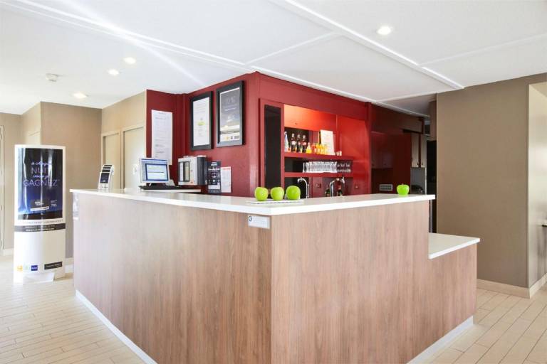 Campanile Versailles Buc Hotel — photo 5
