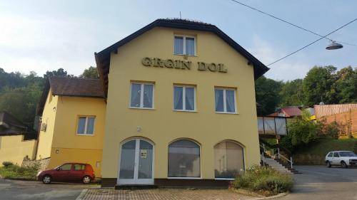 Huis  Požega