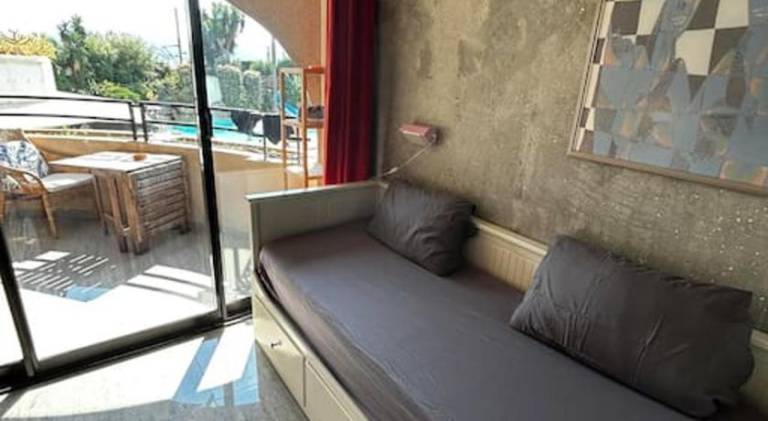 Apartment with private pool, terrace & garden — photo 2