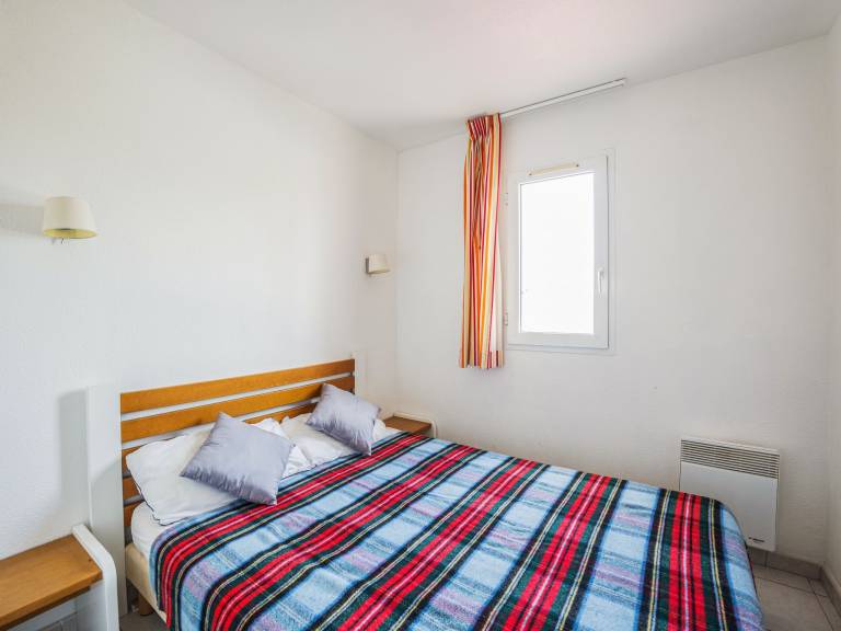 Charming holiday apartment with patio & pool | Beach nearby | Pets allowed — photo 3