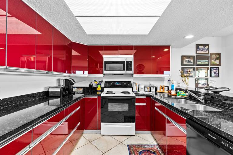 Child-friendly condo with private pool | Next to the beach | Dogs allowed — photo 5