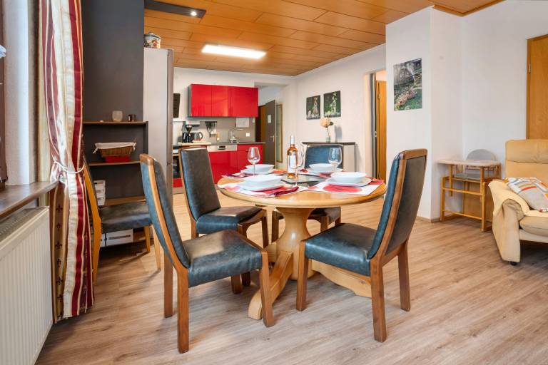 Family-oriented beautiful rental apartment with fast internet | City view | Good for workation | Dogs allowed — photo 3