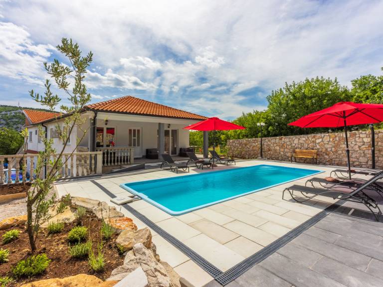 Apartment with terrace, pool & garden | Dogs allowed — photo 2