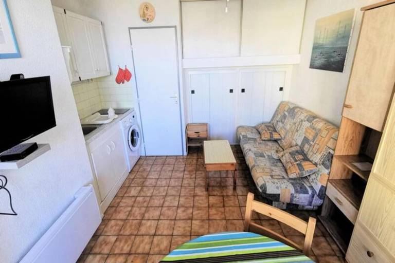 Rental apartment with 2 rooms for 6 persons — photo 2