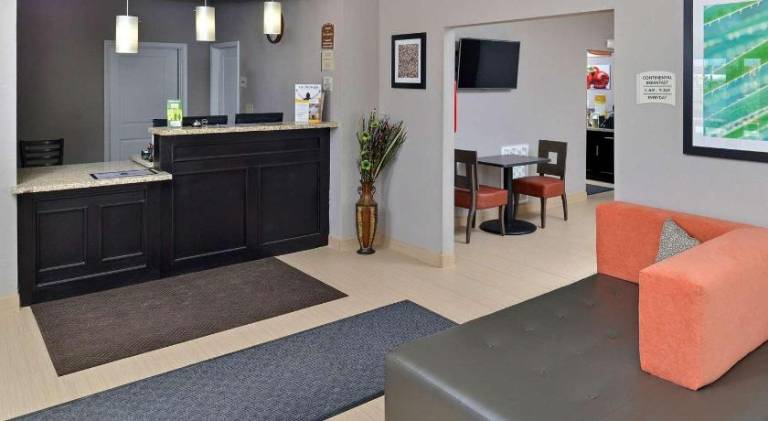 Scottish Inn & Suites Cotulla, TX — photo 4