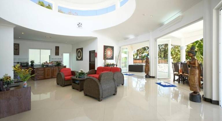 Pleasant villa with pool | Pet-friendly — photo 5