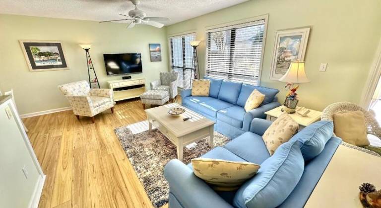 Vacation home with pool | Good for workation | Pet-friendly — photo 2