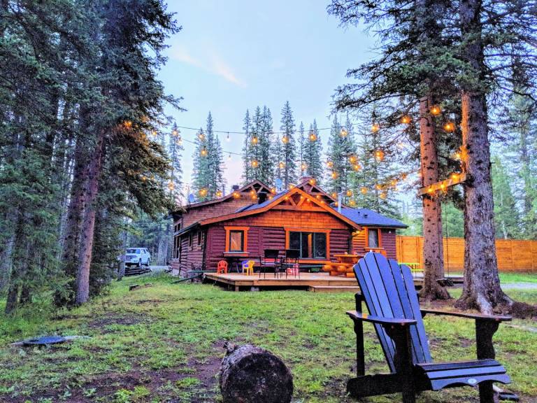 Cabin Bragg Creek