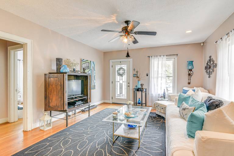 1/2 Mi to Beach! Pet-Friendly Dtwn Galveston Home — photo 3