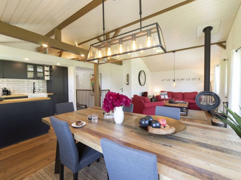 Ample vacation home with barbeque & yard | Mountain view | Close to the ski | Good for workation | Dogs allowed — photo 3