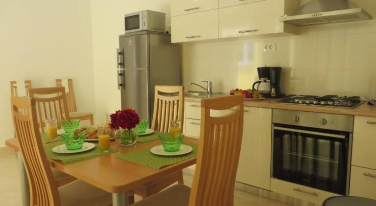 Beautiful rental apartment with patio & barbeque | Beach nearby | Suitable for remote work | Pet-friendly — photo 3