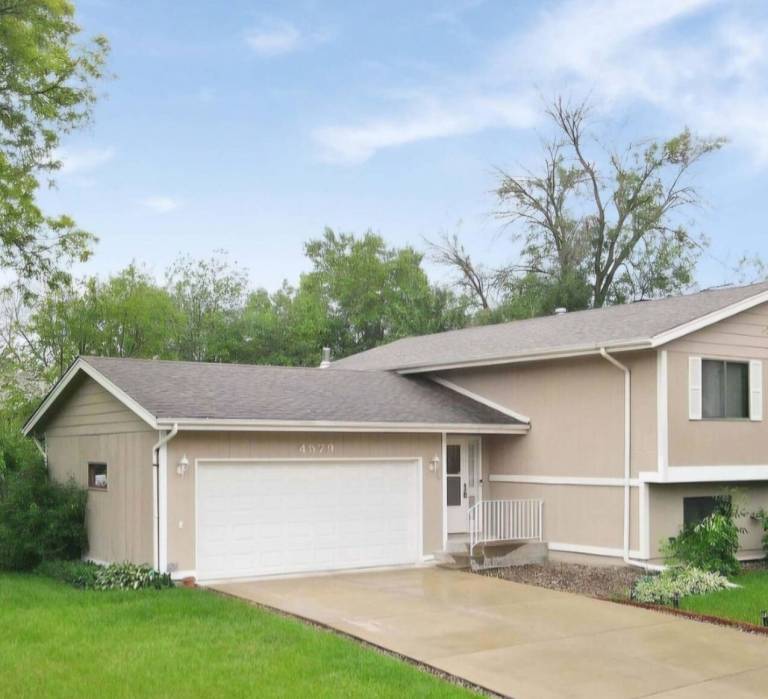 House  Burnsville