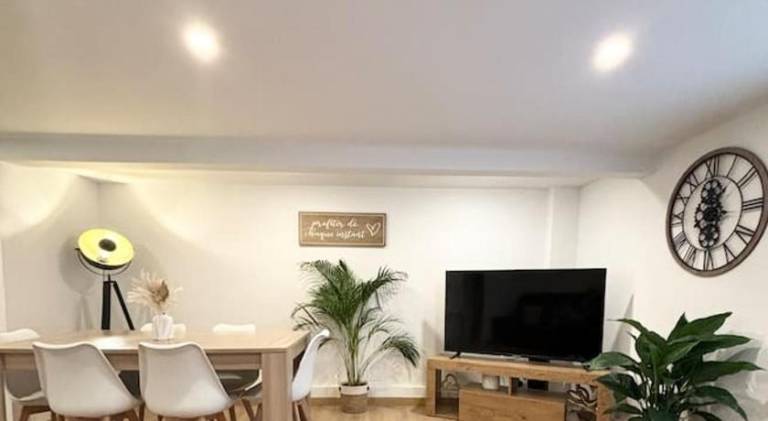 Vacation home with 2 rooms for 4 persons in Vanves