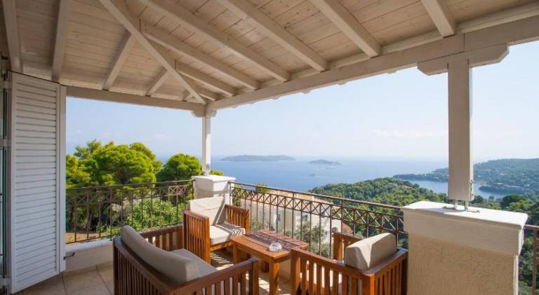 Fully equipped villa with garden, terrace & barbeque | Suitable for remote work | Pets are welcome — photo 3