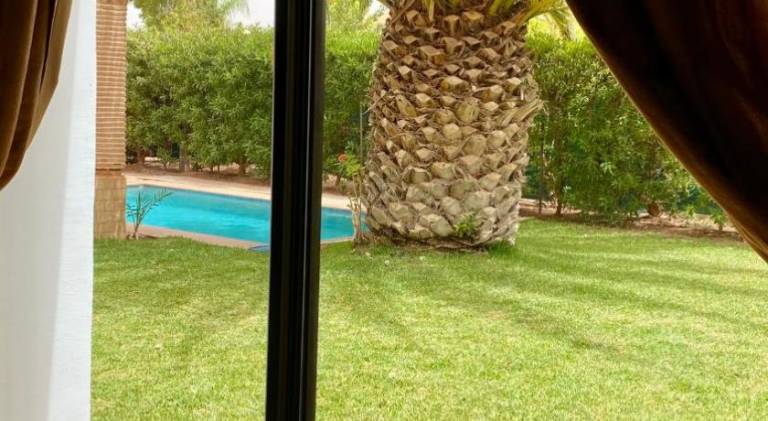 Villa with pool — photo 5