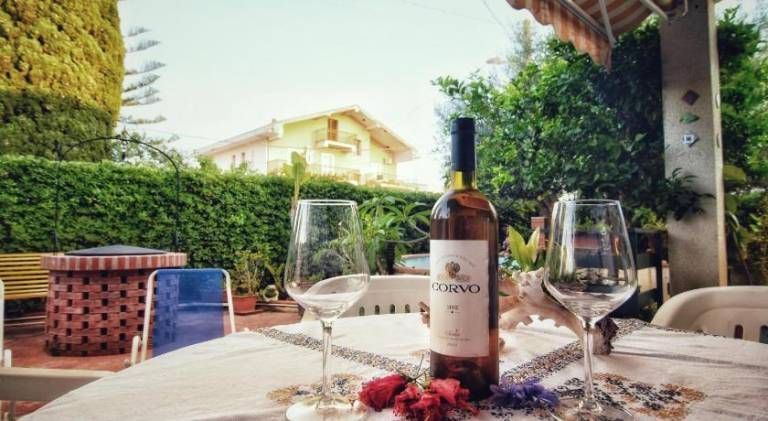 House with grill, garden & private pool in Avola