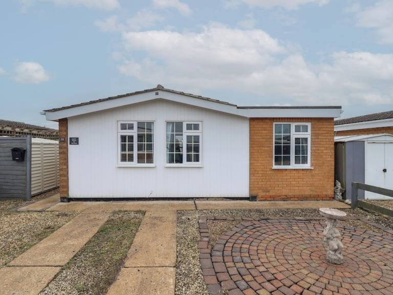 Cottage  Anderby Creek