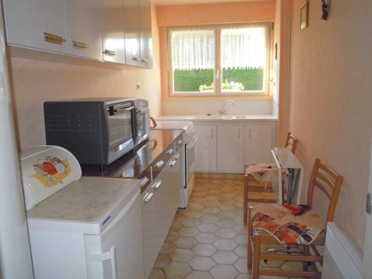 Cottage with barbecue & yard | Pet-friendly — photo 5