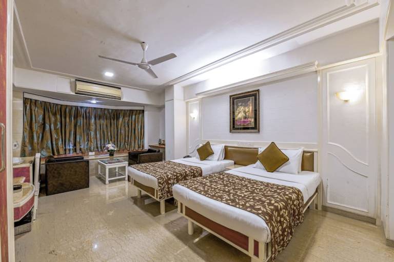 Hotel Regal Enclave