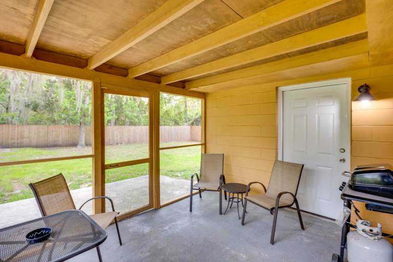 Spacious & Pet-Friendly Yard! Jacksonville Home — photo 2