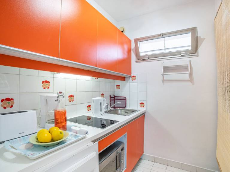 Apartment with patio & yard | Sea view | Pets are welcome — photo 4