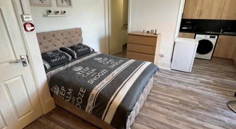 Tredegar studio flat