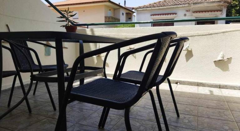 Apartment with garden & terrace — photo 4