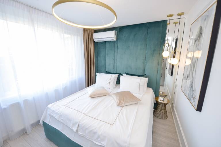 Celeste - One Bedroom Apartment - next to Victoria Avenue and Cismigiu Park in Bucharest