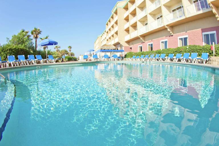 Hampton Inn Pensacola Beach — photo 3