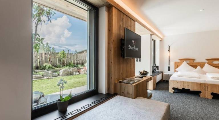 Wonderful serviced apartment with yard & patio | Pets allowed — photo 2