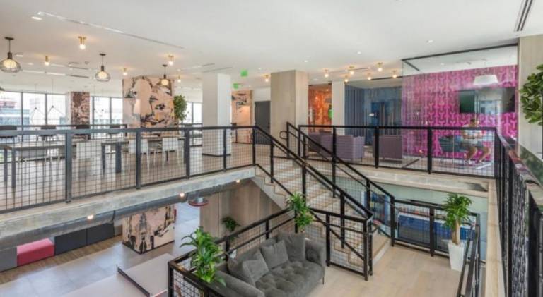 Nice holiday apartment with BBQ, pool & terrace | Near Bayside Marketplace | Pet-friendly — photo 3