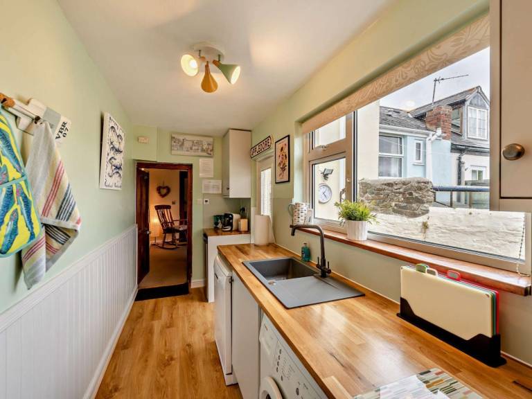 Cottage with garden | Water view — photo 4