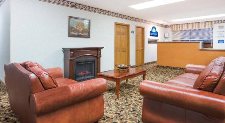 Days Inn by Wyndham Staunton South — photo 5