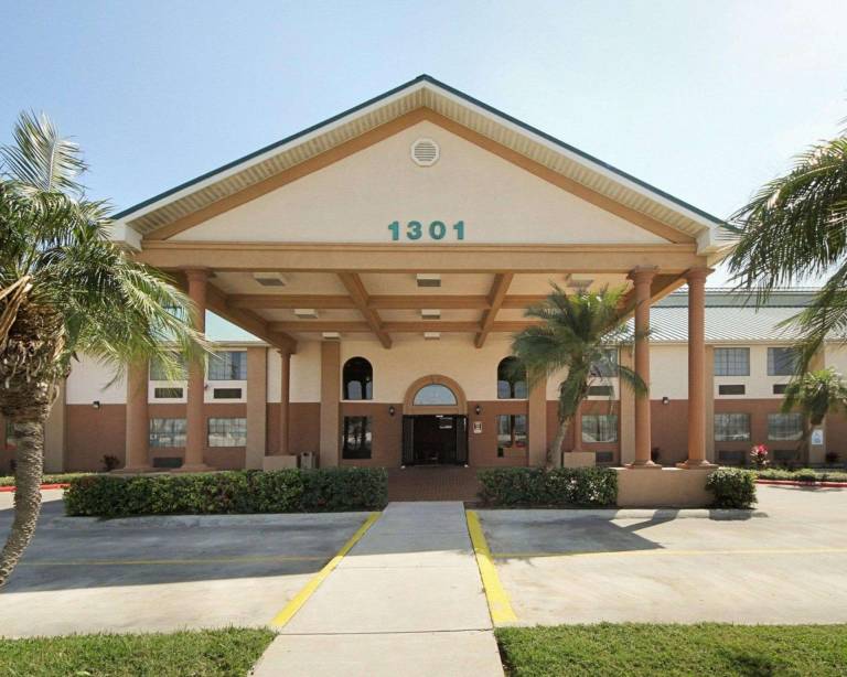Americas Best Value Inn Pharr — photo 2