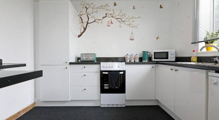 Holiday apartment with yard — photo 5