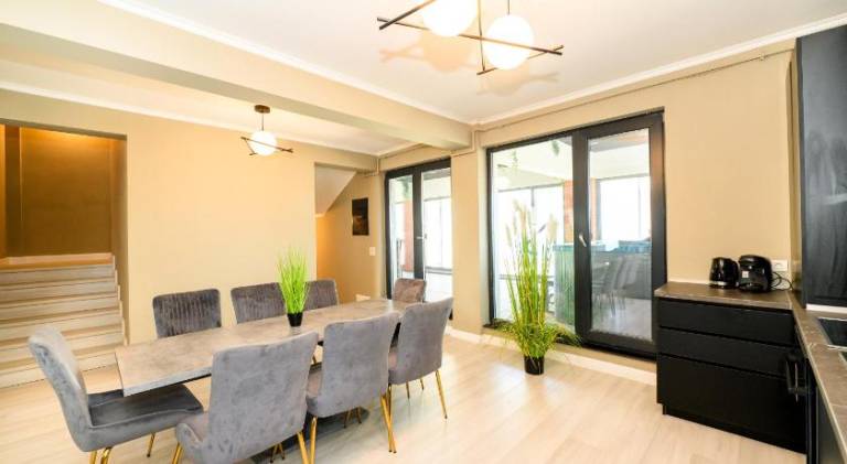 Aquarium Residence Penthouse 7 — photo 2