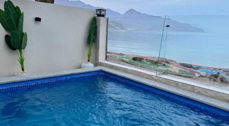 Villa with pool — photo 4