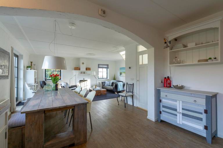 Villa with BBQ, terrace & yard — photo 4
