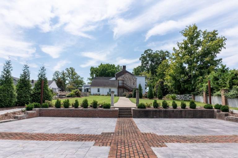 Bed and breakfast  Donelson