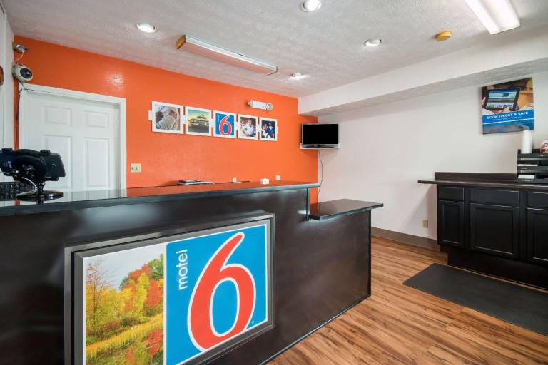 Motel 6 Parkersburg, WV — photo 3