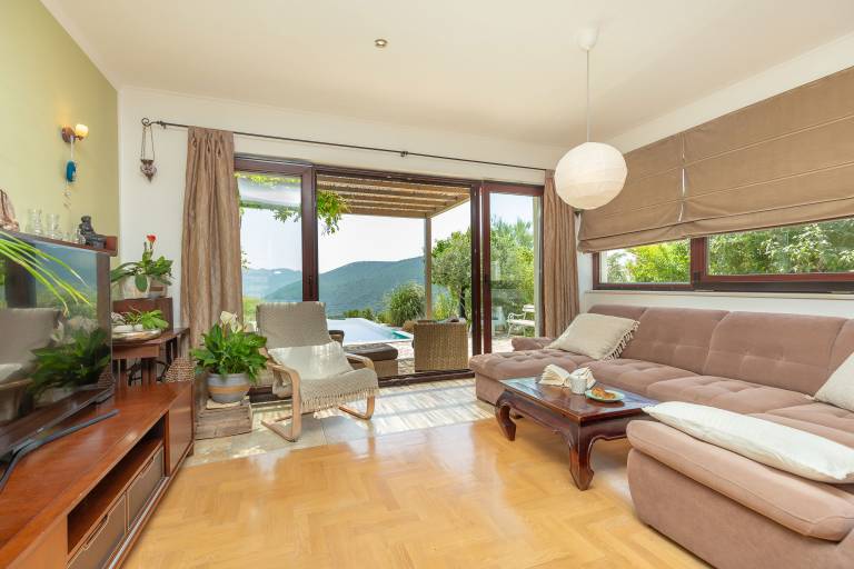 Fully equipped vacation home with private pool, patio & garden | City view | Pets are welcome — photo 3